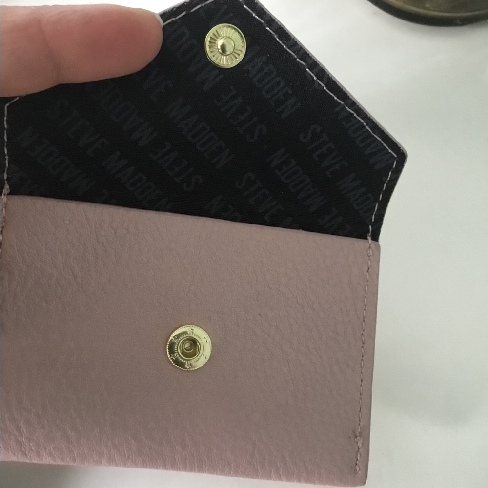 New Steve Madden keychain or bag charm CC wallet - Picture 3 of 4